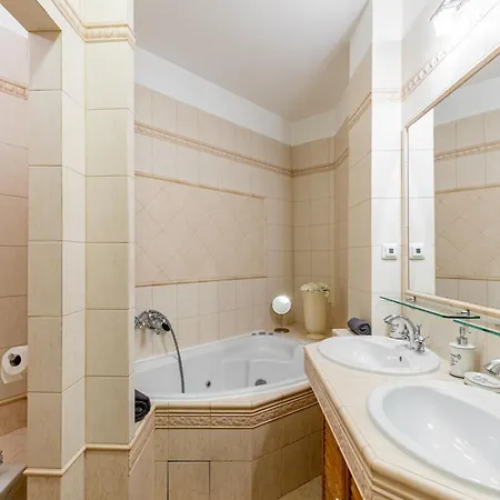 Castle Vista Getaway, Free Parking Pressburg