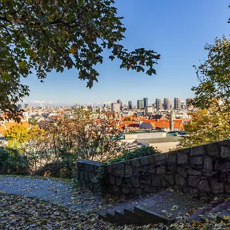 Castle Vista Getaway, Free Parking Pressburg