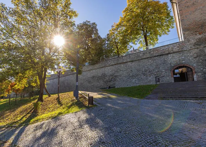 Castle Vista Getaway, Free Parking *