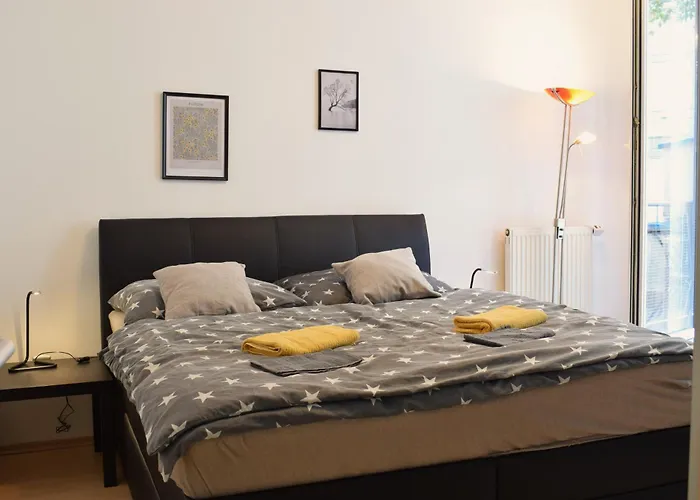 Castle Vista Getaway, Free Parking