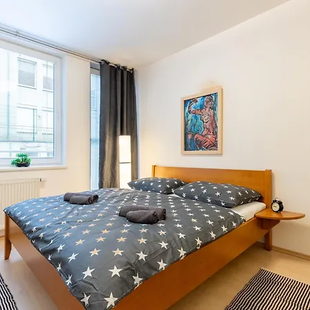 公寓 Castle Vista Getaway, Free Parking