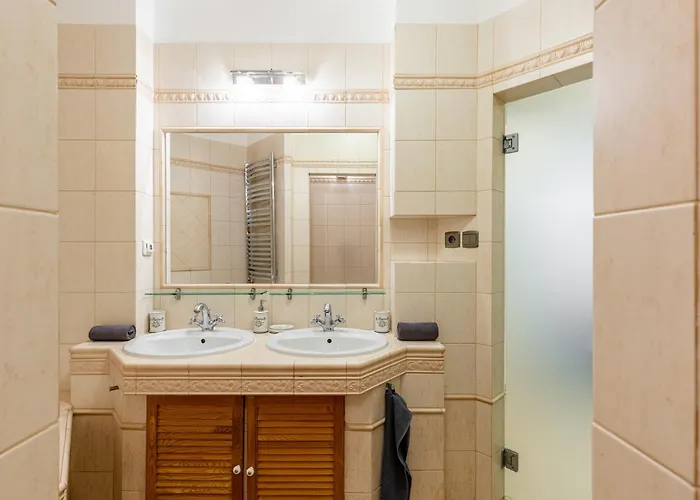 Castle Vista Getaway, Free Parking *