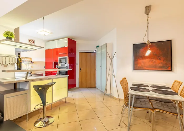 Castle Vista Getaway, Free Parking Апартаменты