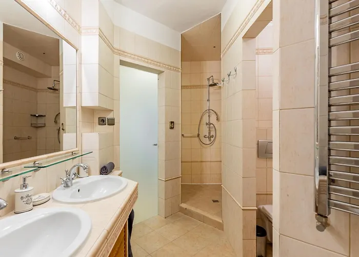 Castle Vista Getaway, Free Parking Братислава